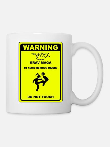 Warnung! Dieses Mädchen macht Krav Maga - Tasse - Weiß