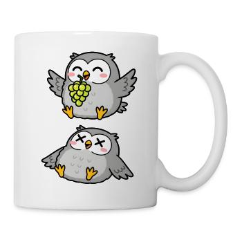Glückliche und süße Cartoon-Eulen mit Trauben - Tasse - Weiß - Rechts