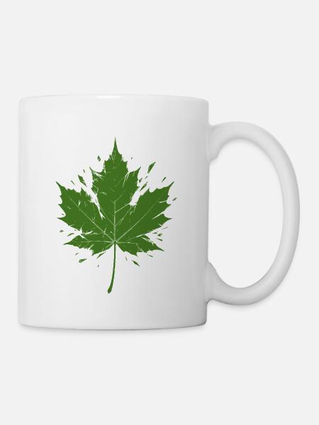 Grünes Ahornblatt mit Spritzern - Tasse - Weiß