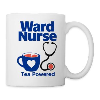 Cadeau drôle d’infirmière d’infirmière alimenté par le thé de service - Mug blanc - blanc - Droite