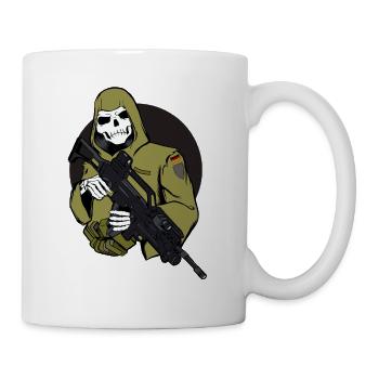 Skeleton in camouflage cloak with rifle - Mug - white - Right