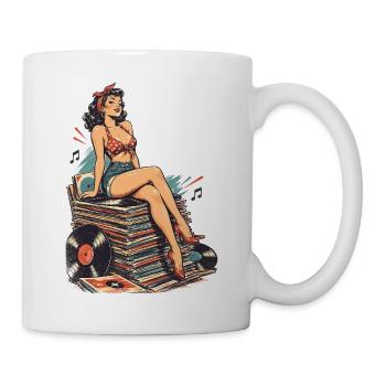 Retro Pin-Up auf riesigem Schallplatten-Stapel - Tasse - Weiß - Rechts