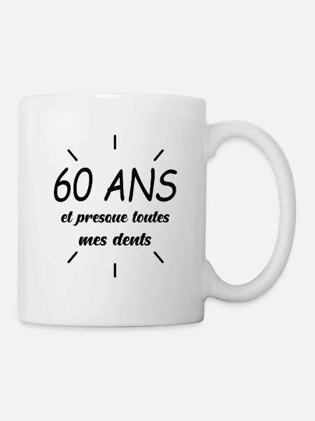 60 ans et presque toutes mes dents t-shirt - Mug blanc - blanc