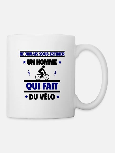 Ne sous-estimez jamais un homme cycliste - Mug blanc - blanc