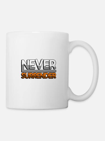 NEVER SURRENDER (Orange) - Gaming - Tasse - Weiß