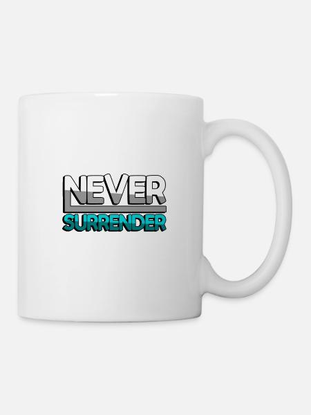 NEVER SURRENDER (Türkis) - Gaming - Tasse - Weiß