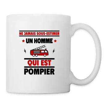 jamais sous-estimer un homme qui est pompier - Mug blanc - blanc - Droite