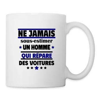 un homme qui répare des voitures - Mug blanc - blanc - Droite