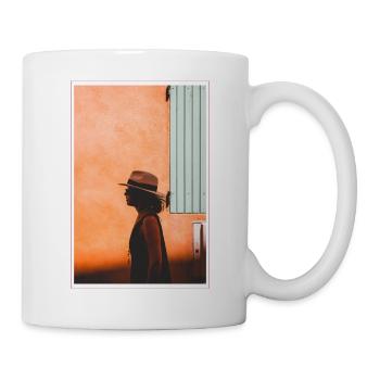 FRAU MIT HUT GEHEN - Tasse - Weiß - Rechts