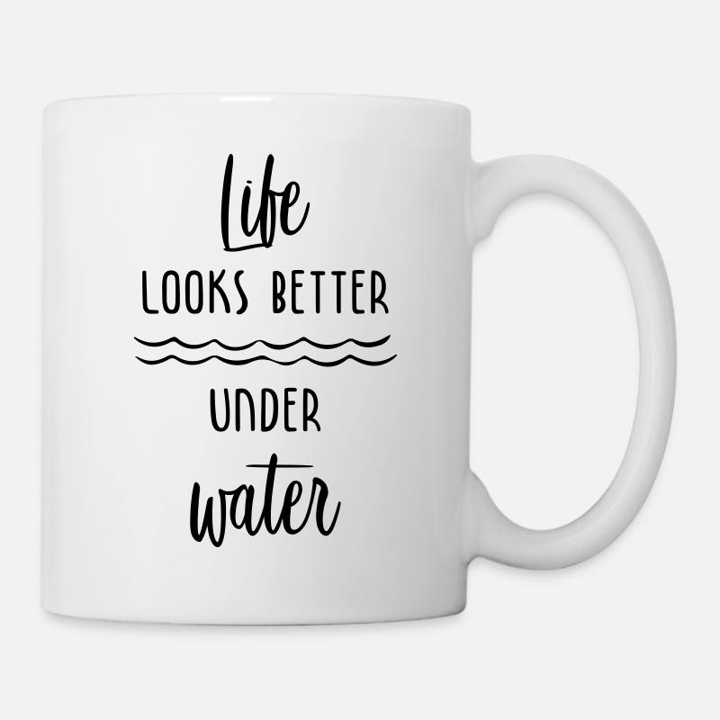 Life looks better under water - Mug blanc - blanc