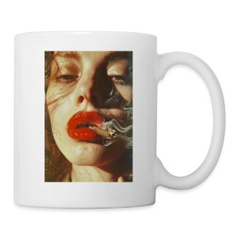Rauchende Frau mit roten Lippen | AI - Tasse - Weiß - Rechts