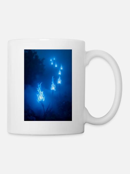 Hitodama Ätherische, flackernde Seelenlichter, die dahintreiben - Tasse - Weiß