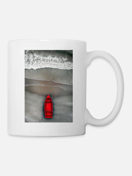 Rotes Boot am Grauen Ufer - Tasse - Weiß
