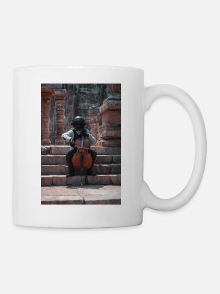 Kosmischer Astronaut spielt Cello - Tasse - Weiß