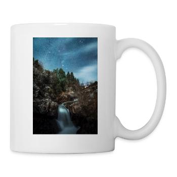 Orion-Sternbild über einem erstaunlichen Fluss - Tasse - Weiß - Rechts