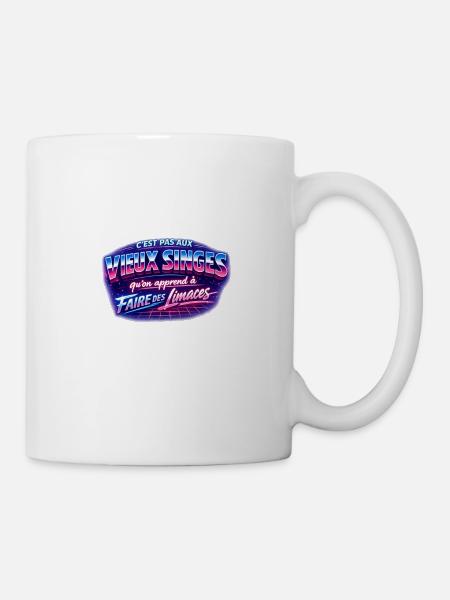 C'est pas aux vieux singes qu'on apprend... - Mug blanc - blanc