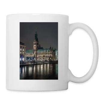 L’hôtel de ville de Hambourg illuminé la nuit - Mug blanc - blanc - Droite