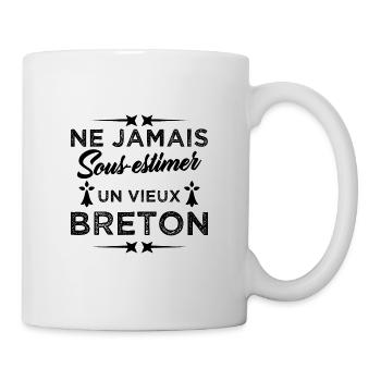 Ne jamais sous estimer un vieux Breton - Mug blanc - blanc - Droite