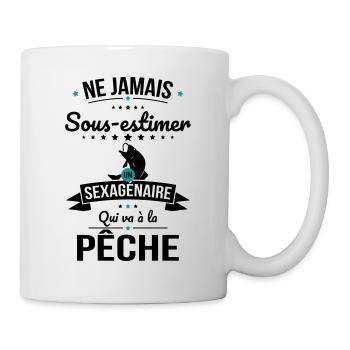 Sous-estimer un sexagénaire qui va à la pêche - Mug blanc - blanc - Droite
