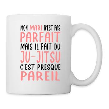 Mein Mann nicht perfekt, aber er macht Ju-Jitsu - Tasse - Weiß - Rechts