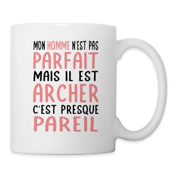Mon homme n'est pas parfait mais il est archer - Mug blanc - blanc - Droite