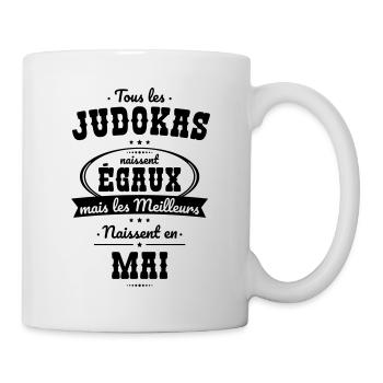 Judokas égaux meilleurs naissent en Mai - Mug blanc - blanc - Droite