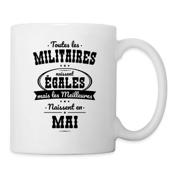 Militaires égales meilleures naissent en Mai - Mug blanc - blanc - Droite