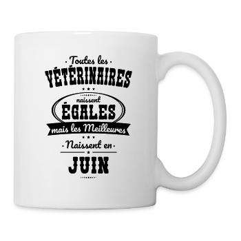 Vétérinaires égales meilleures naissent en Juin - Mug blanc - blanc - Droite