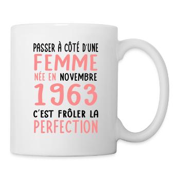 Anniversaire 60 ans - Née en Novembre 1963 - Mug blanc - blanc - Droite