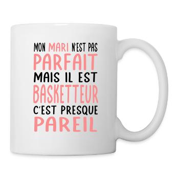 Mein Mann ist nicht perfekt, aber er ist Basketballspieler - Tasse - Weiß - Rechts