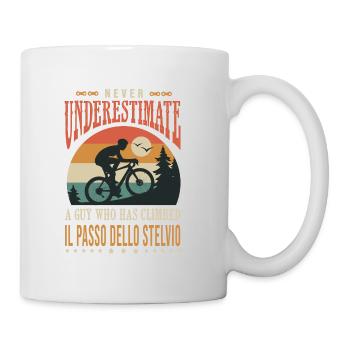 ein Typ, der Il passo dello Stelvio velo bestiegen hat - Tasse - Weiß - Rechts