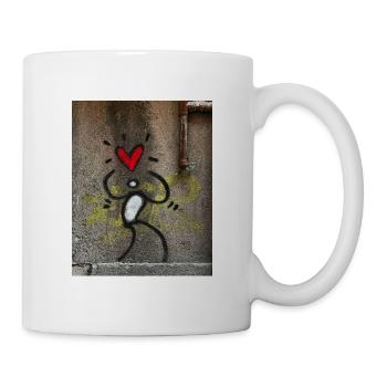 Heart on the wall – graffiti of love - Mug - white - Right