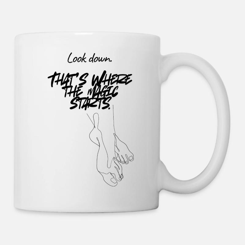 Regarde en bas. C’est là que la magie commence. - Mug blanc - blanc