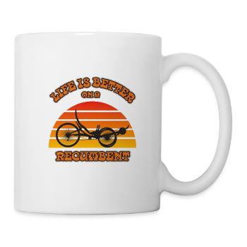 LA VIE EST PLUS BELLE SUR UN TRICYCLE COUCHÉ - Mug blanc - blanc - Droite