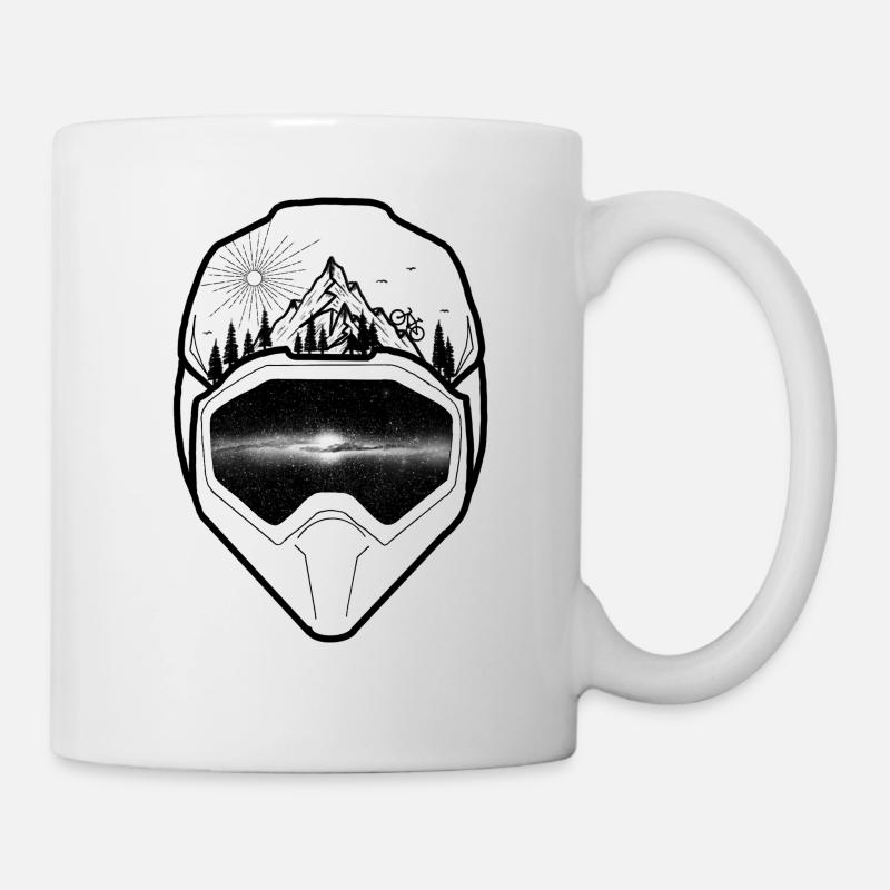 Le reflet de la nature dans un casque de VTT - Mug blanc - blanc