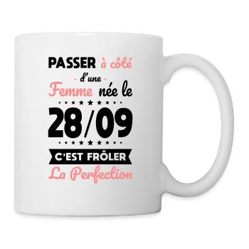 Anniversaire - Née 28 Septembre Frôler perfection - Mug blanc - blanc - Droite