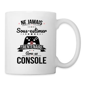 Sous-estimer une trentenaire avec sa console - Mug blanc - blanc - Droite