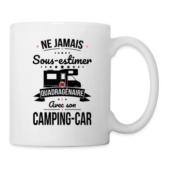 Sous-estimer une quadragénaire avec camping-car - Mug blanc - blanc - Droite