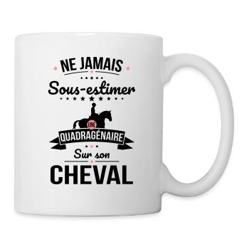 Sous-estimer une quadragénaire sur son cheval - Mug blanc - blanc - Droite