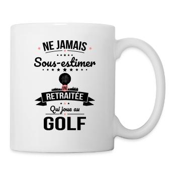 Sous-estimer une retraitée qui joue au golf - Mug blanc - blanc - Droite