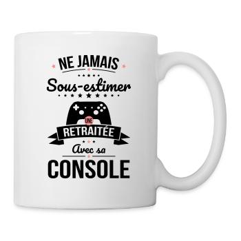 Sous-estimer une retraitée avec sa console - Mug blanc - blanc - Droite