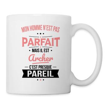 Mon homme n'est pas parfait mais il est archer - Mug blanc - blanc - Droite