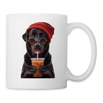 Labrador mit Mütze und Eiskaffee - Tasse - Weiß - Rechts