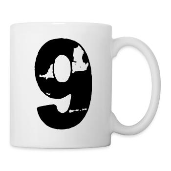 9 Zahl Trikot - Tasse - Weiß - Rechts