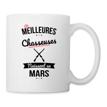 Les meilleures chasseuses naissent en Mars - Mug blanc - blanc - Droite