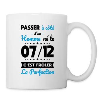 Anniversaire - Né le 7 Décembre Frôler perfection - Mug blanc - blanc - Droite