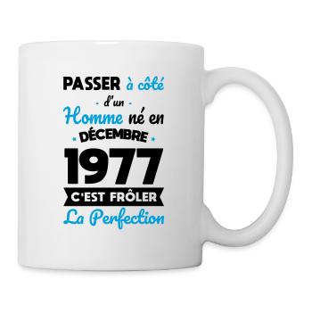 Anniversaire 45 ans - Né en Décembre 1977 - Mug blanc - blanc - Droite