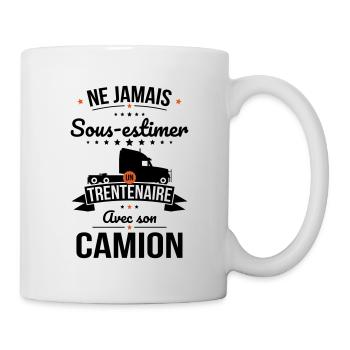 Sous-estimer un trentenaire avec son camion - Mug blanc - blanc - Droite