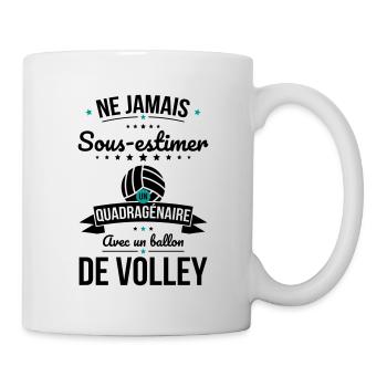 Sous-estimer quadragénaire avec ballon de volley - Mug blanc - blanc - Droite