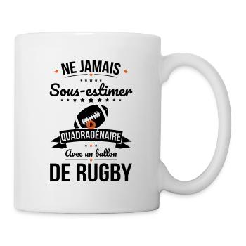 Sous-estimer un quadragénaire avec ballon de rugby - Mug blanc - blanc - Droite